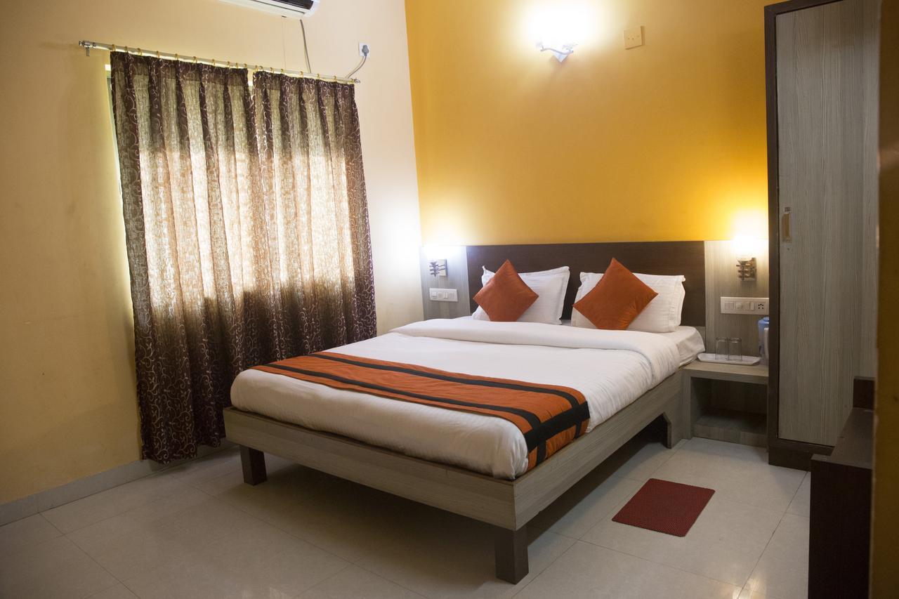 Oyo 7680 Park Lagoon Hotel Puri Ngoại thất bức ảnh