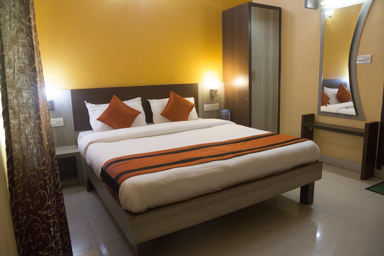 Oyo 7680 Park Lagoon Hotel Puri Ngoại thất bức ảnh
