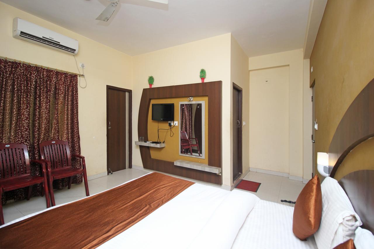 Oyo 7680 Park Lagoon Hotel Puri Ngoại thất bức ảnh